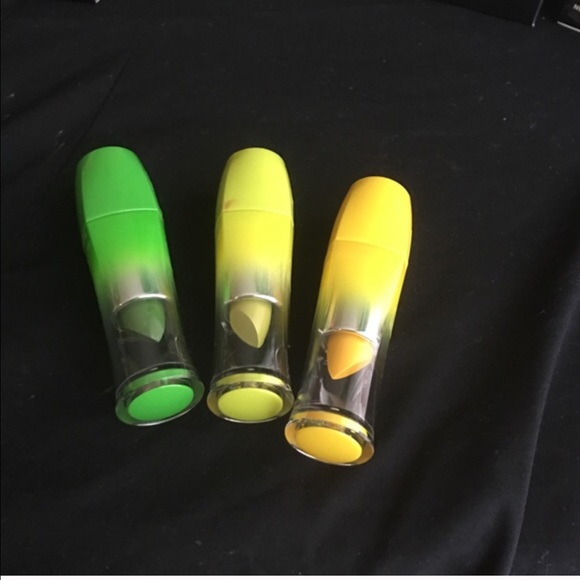 Bundle of 3 Lipstick 💄 - Picture 1 of 2