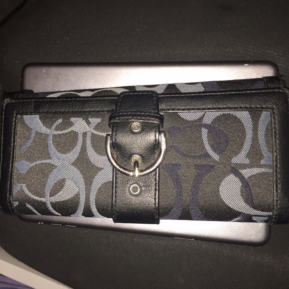 Black coach wallet 9/10 condition