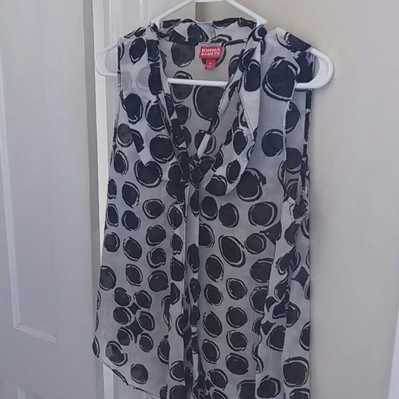 Sleeve-less Button-Up Dress Shirt