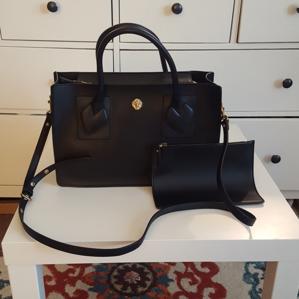 SOLD!! Anne klein Mediums black bag w small clutch