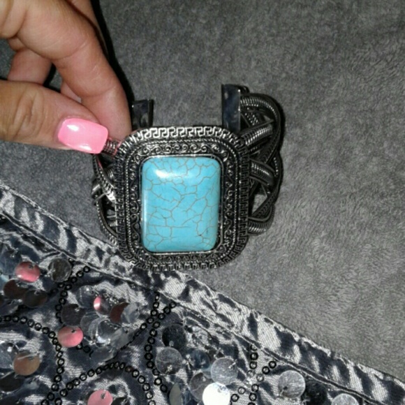 Teal stone cuffed bracelet - Picture 1 of 1