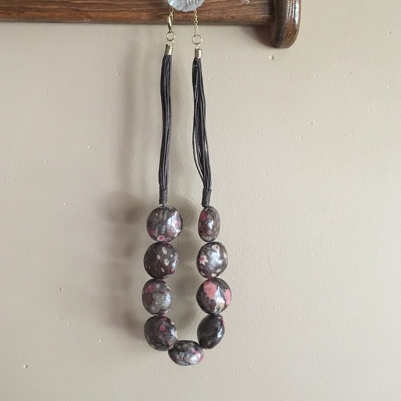 Pretty statement necklace
