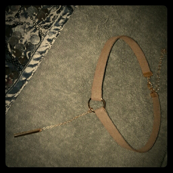 Tan & gold choker neclace