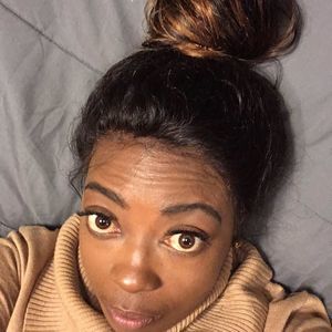 Meet your Posher, Nakia