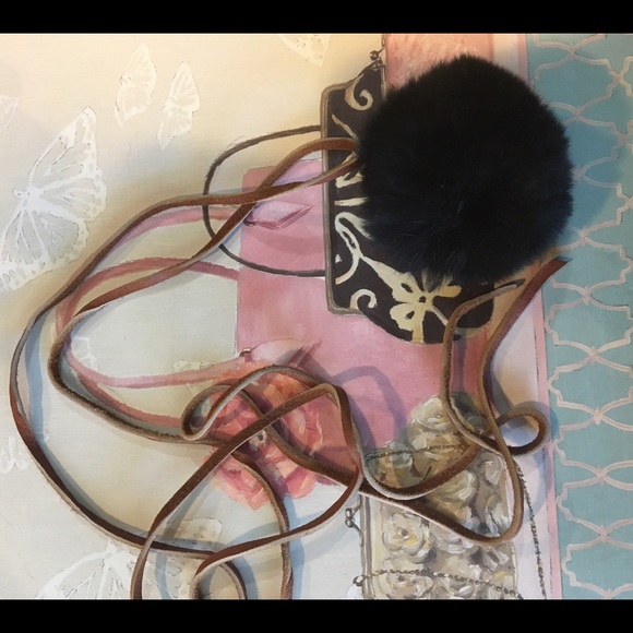 Authentic rabbit Pom Pom with Genuine leather - Picture 2 of 3