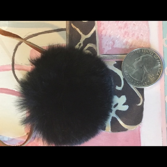 Authentic rabbit Pom Pom with Genuine leather - Picture 3 of 3