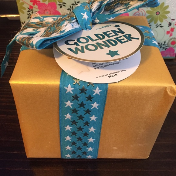 UK LUSH Golden Wonder gift set
