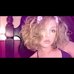 Meet your Posher, Jasmine