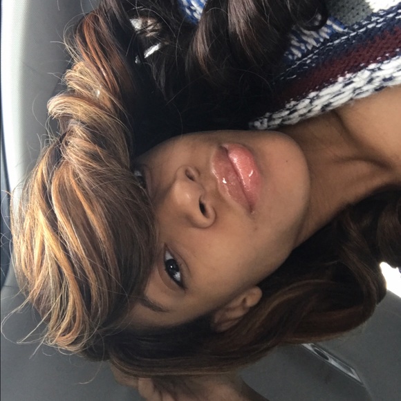 Meet your Posher, Ariel - Picture 3 of 4