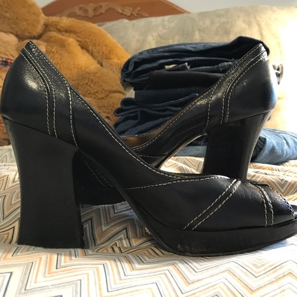 Dolce & Gabbana Pumps from Barney's 👠❤👠 - Picture 3 of 4