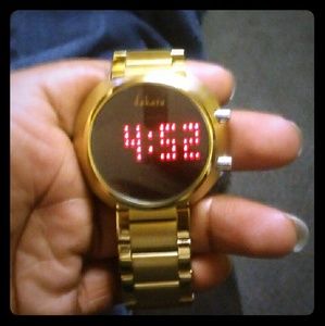 Digital dakota yellow gild watch