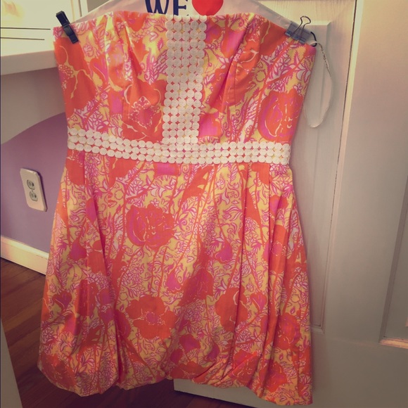 Beautiful Lilly pulitzer strapless dress