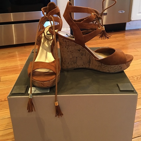 Guess wedges