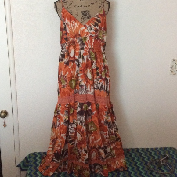 🐾 Orange Floral Maxi Dress