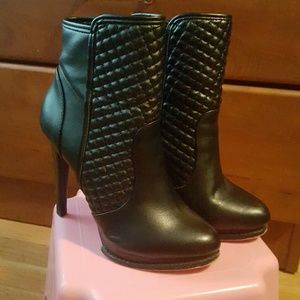 SOLD*****Forever 21 quilted ankle boots