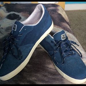 Globe (Gonzalez) skate shoes. Unisex