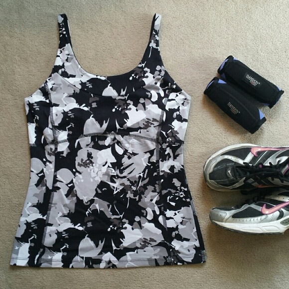 tek gear Tops - Tek Gear Yoga Tank Top