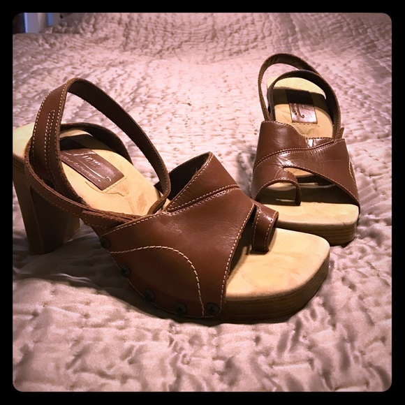 Brown Strappy Sandals w/Peekaboo Toe