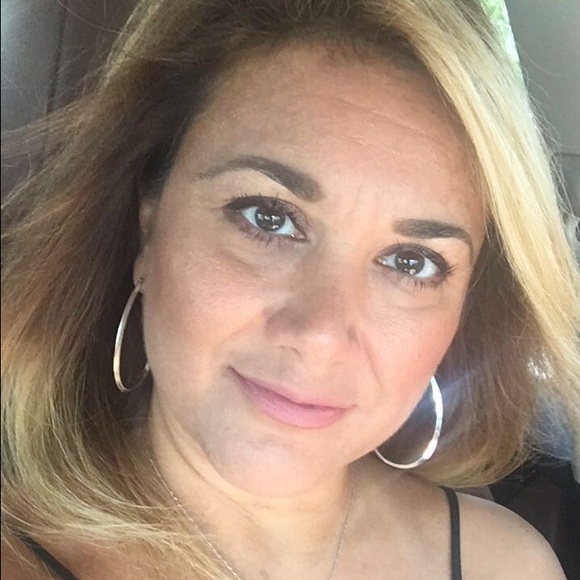 Meet your Posher, Maria - Picture 2 of 2