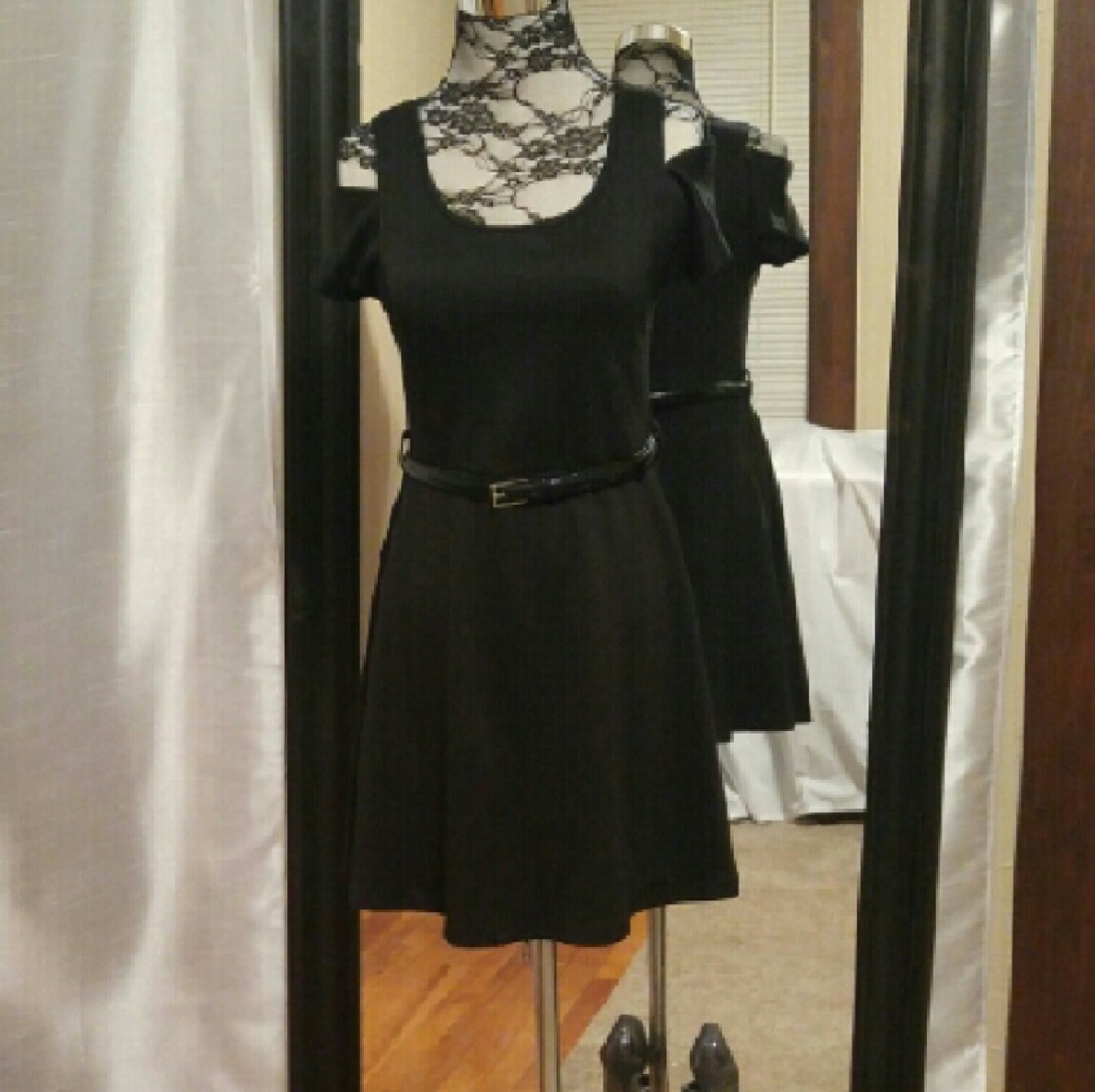 Not Your Moms 'Little Black Dress!' Cold Shoulders - Picture 1 of 4