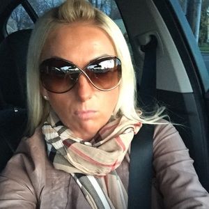 Meet your Posher, Marta