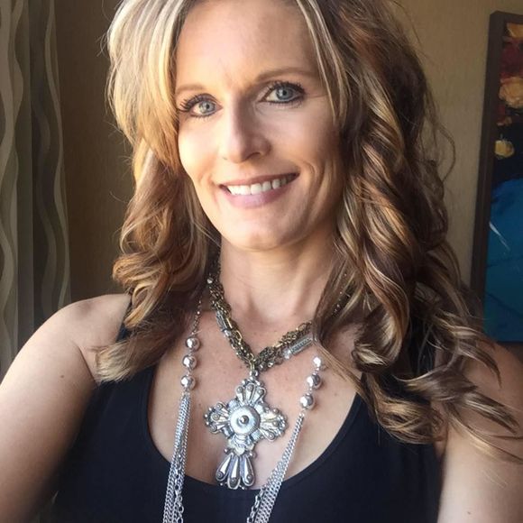 Meet your Posher, Cynamin