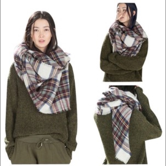 beautiful plaid blanket scarf