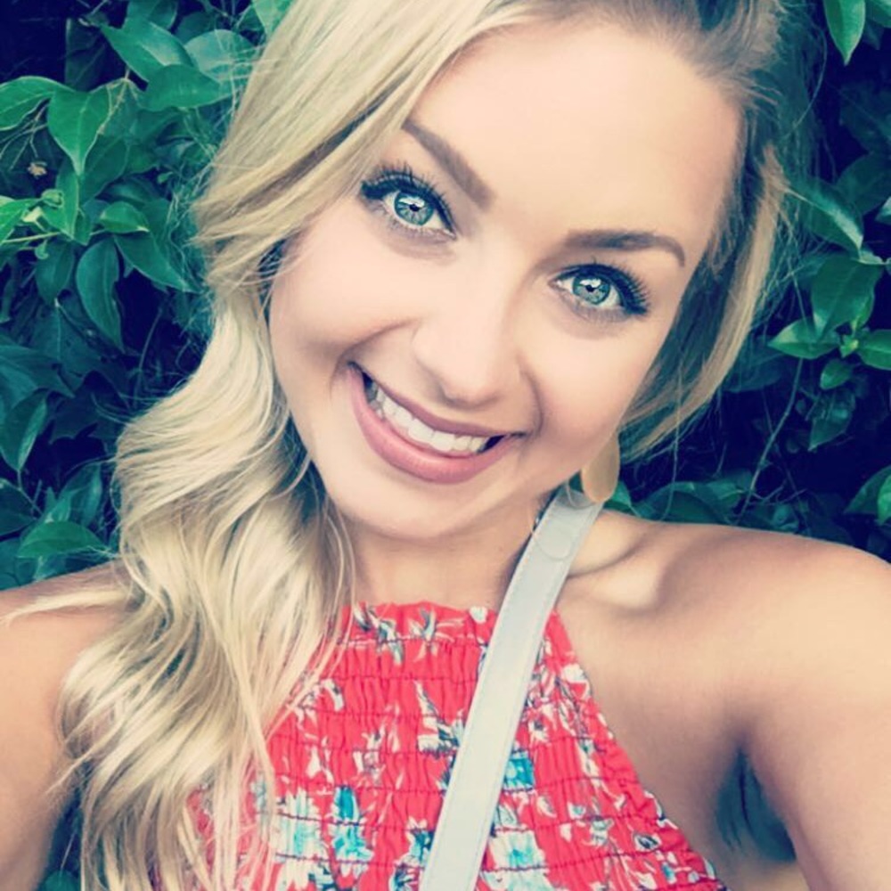 Meet your Posher, Kayla