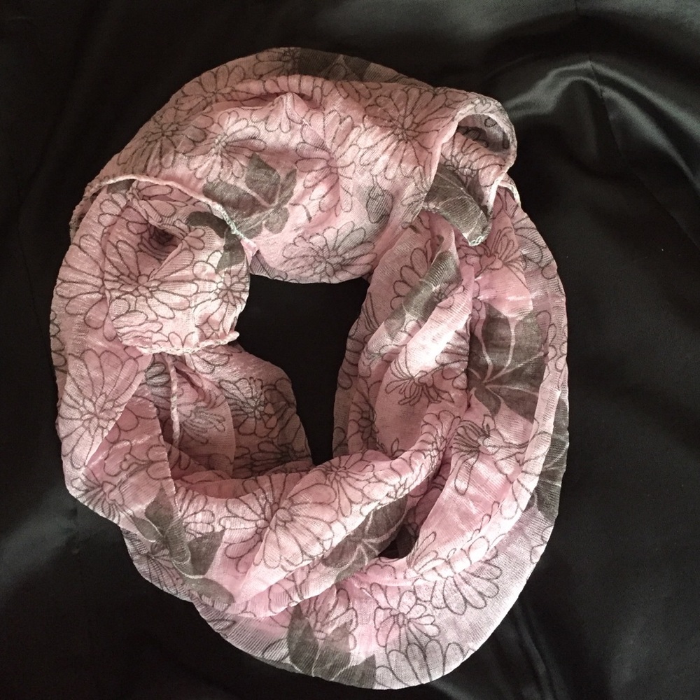Scarf - Picture 4 of 4