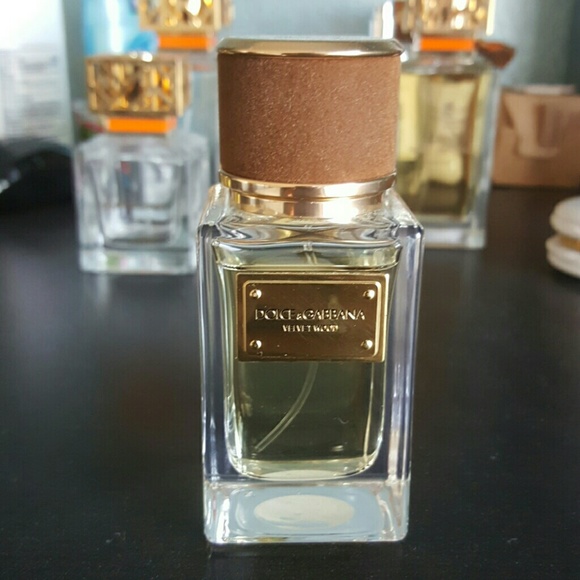 Dolce and Gabbana velvet wood eau de parfum