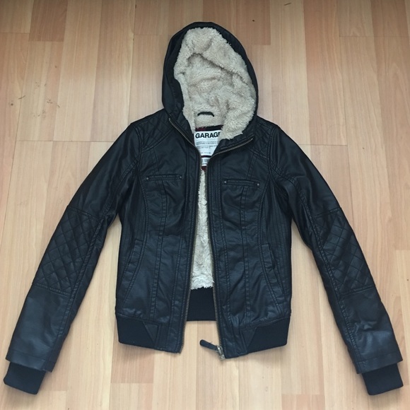 BLACK CLASSIC LEATHER BOMBER JACKET