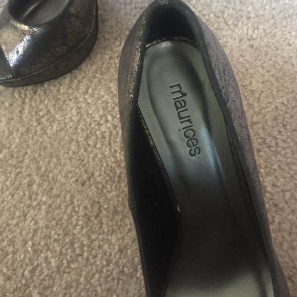 👠 - Picture 2 of 3