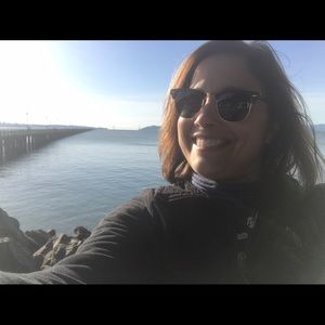 Meet your Posher, Claudia
