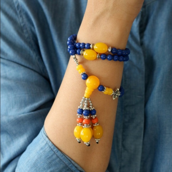 Elastic Wrapped Beaded Bracelet.