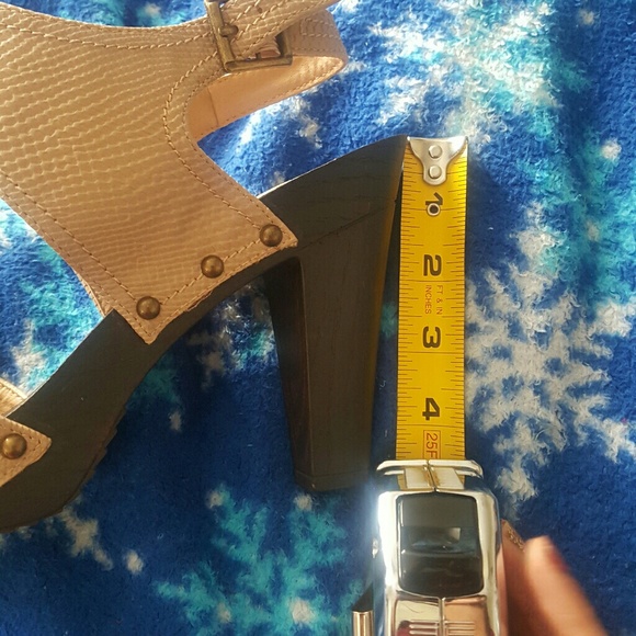 Darling light weight platform sandals. - Picture 4 of 4