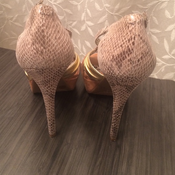 High heels - Picture 4 of 4