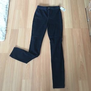 DARK WASH HIGH WASTED JEANS