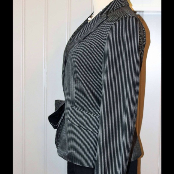 Blazer - Picture 2 of 3