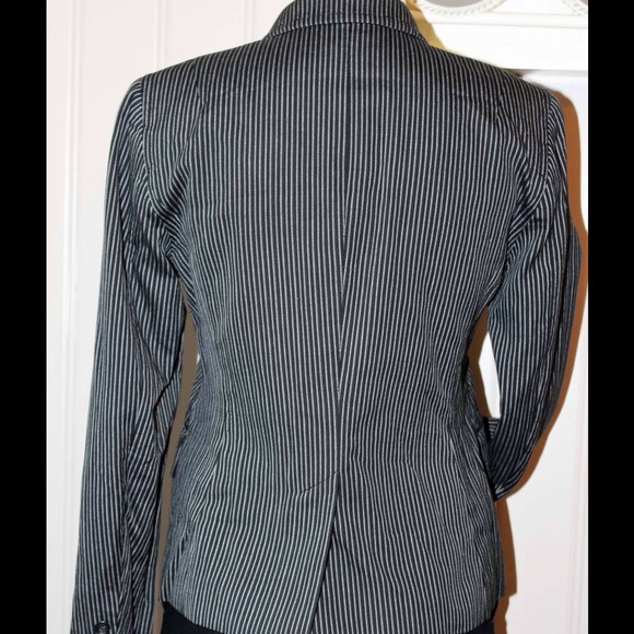 Blazer - Picture 3 of 3