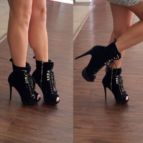 Bebe Booties - Picture 2 of 4