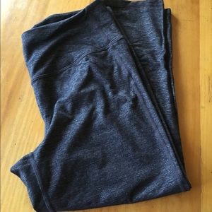 Athleta Capri Leggings! Size Medium!