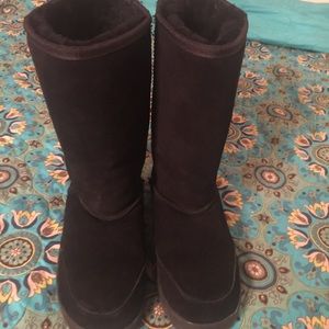 Brumby black boots. Good condition. Size 9. Black