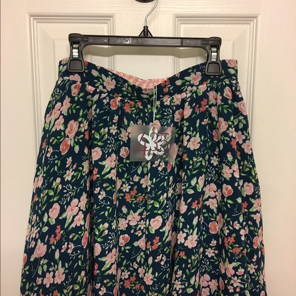 Matilda Jane Roses are Red skirt  Size 14