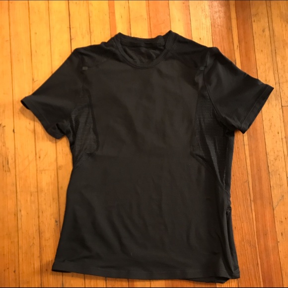 Lululemon Black Men's top