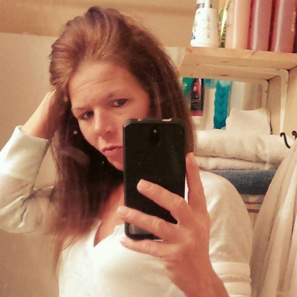 Meet your Posher, Claudette - Picture 3 of 3