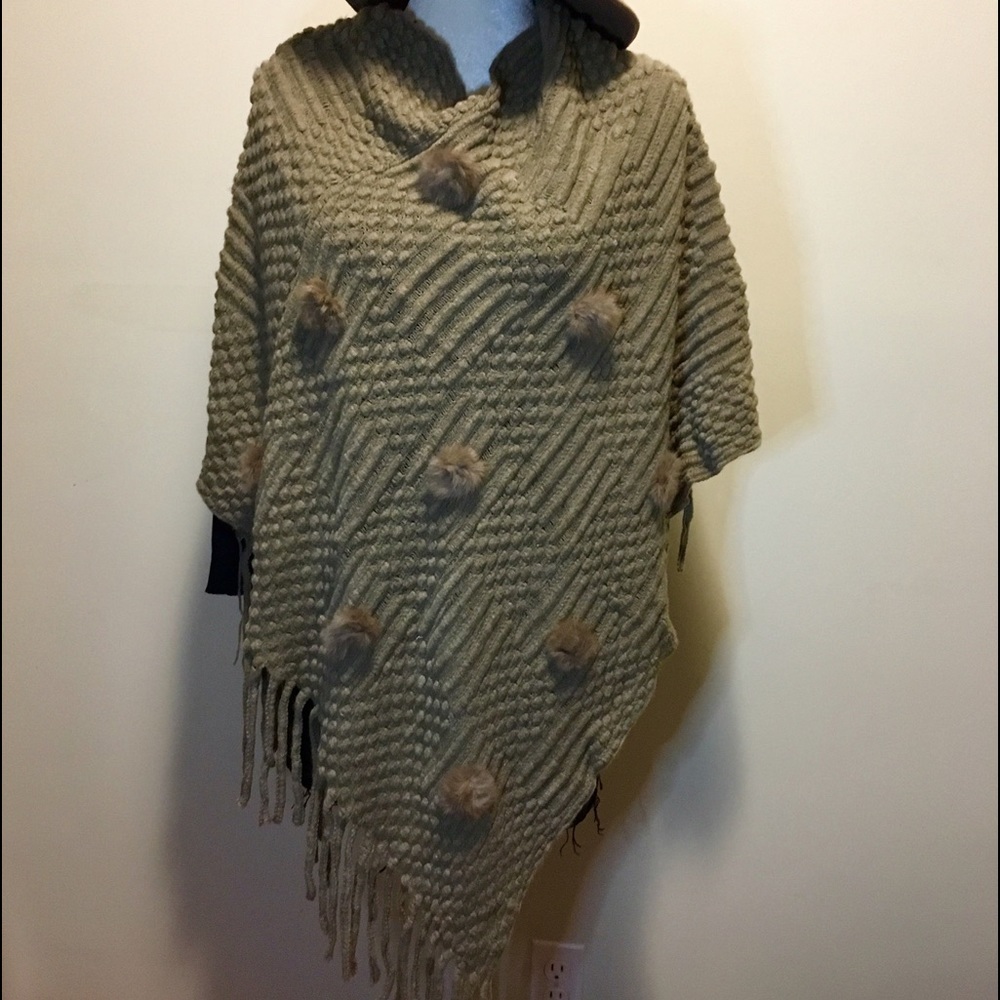 💚 Knitted poncho (olive green)
