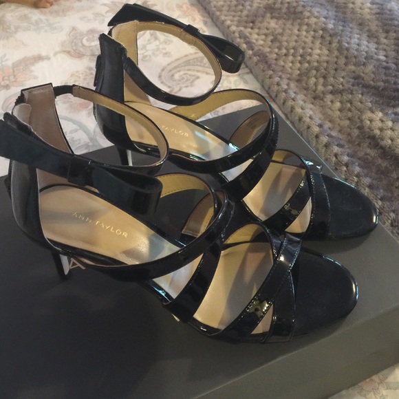 Ann Taylor Bow Kitten Heels