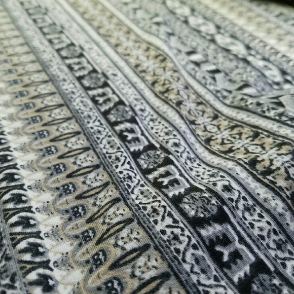 ❌SOLD❌S Carly Lularoe- USA Made! - Picture 3 of 4