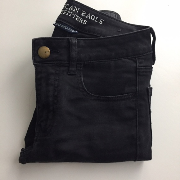 Black distressed jegging🖤