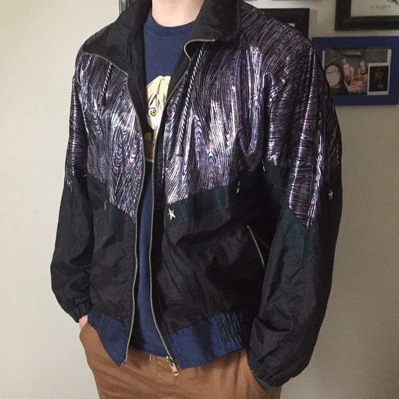 Reversible wind breaker